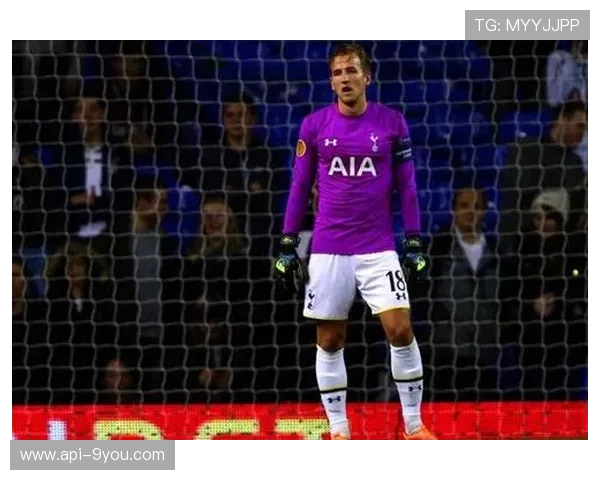 凯恩点射破门瞬间,斯图加特门将无奈摇头 凯恩点射破门瞬间,斯图加特门将无奈摇头